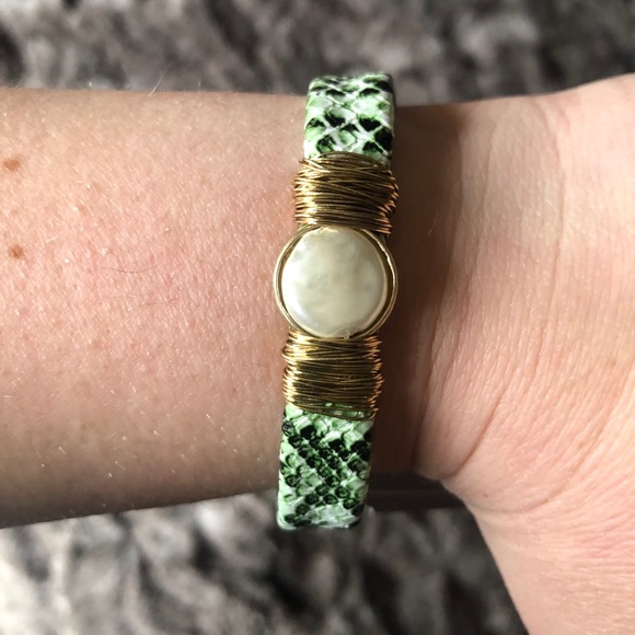 Wire Wrapped Pearl Green Python Bracelet - Picture 3 of 9